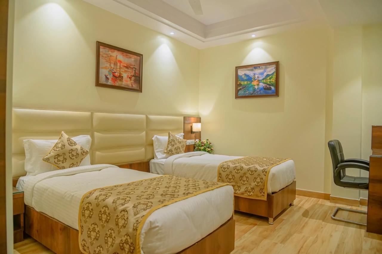 Hotel Hira Inn-10Mins From Railway Station & Bus Station Allāhābād Junction Dış mekan fotoğraf