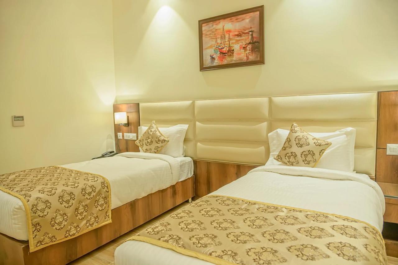 Hotel Hira Inn-10Mins From Railway Station & Bus Station Allāhābād Junction Dış mekan fotoğraf