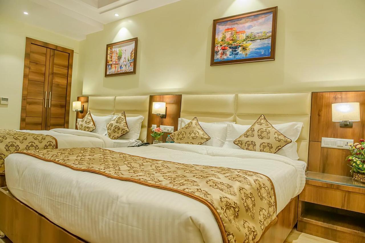 Hotel Hira Inn-10Mins From Railway Station & Bus Station Allāhābād Junction Dış mekan fotoğraf
