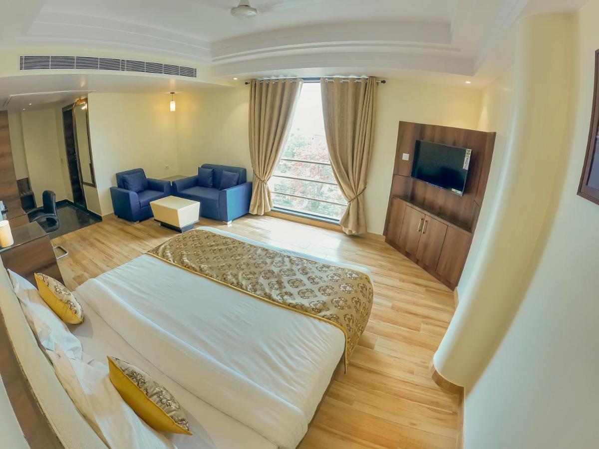 Hotel Hira Inn-10Mins From Railway Station & Bus Station Allāhābād Junction Dış mekan fotoğraf