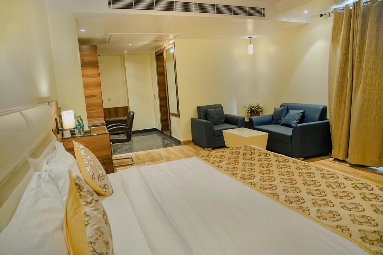Hotel Hira Inn-10Mins From Railway Station & Bus Station Allāhābād Junction Dış mekan fotoğraf