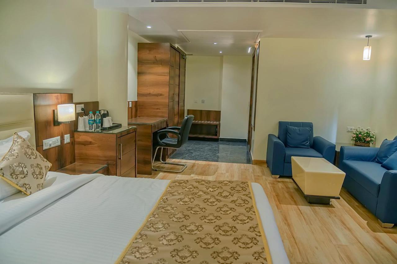 Hotel Hira Inn-10Mins From Railway Station & Bus Station Allāhābād Junction Dış mekan fotoğraf