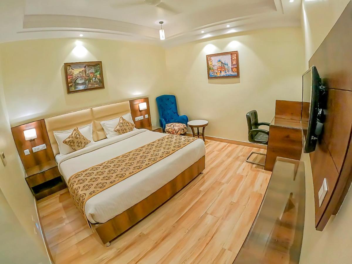 Hotel Hira Inn-10Mins From Railway Station & Bus Station Allāhābād Junction Dış mekan fotoğraf