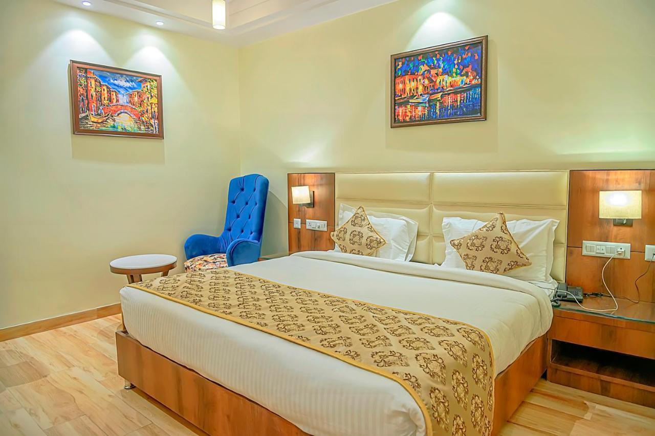 Hotel Hira Inn-10Mins From Railway Station & Bus Station Allāhābād Junction Dış mekan fotoğraf